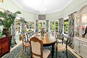 Noosa Valley Manor B&B Retreat
