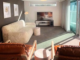 Navigate Seaside Hotel