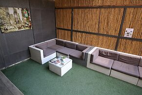 Rich Luxury Suites