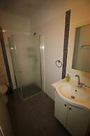 Rich Luxury Suites