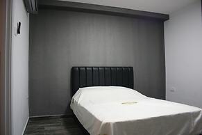 Rich Luxury Suites