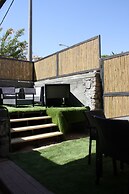 Rich Luxury Suites