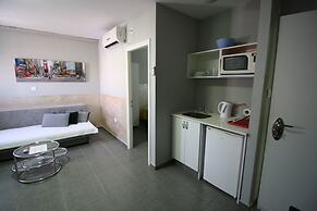 Rich Luxury Suites