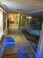 Rich Luxury Suites