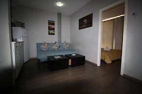 Rich Luxury Suites