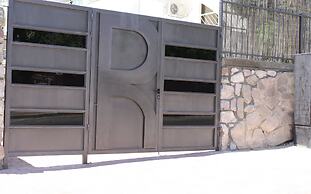 Rich Luxury Suites