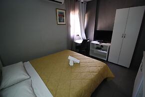 Rich Luxury Suites