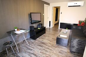 Rich Luxury Suites