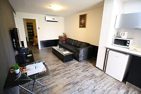 Rich Luxury Suites