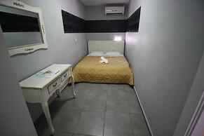 Rich Luxury Suites
