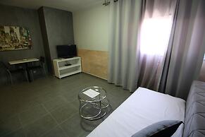Rich Luxury Suites
