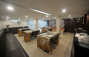 Hotel Lee International