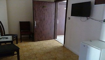 Al-Houriat Hotel
