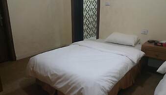 Al-Houriat Hotel
