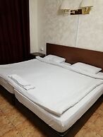 Al-Houriat Hotel