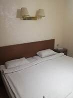 Al-Houriat Hotel