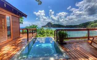 Aqua Oceanfront Hotel Resort