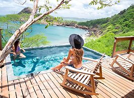 Aqua Oceanfront Hotel Resort