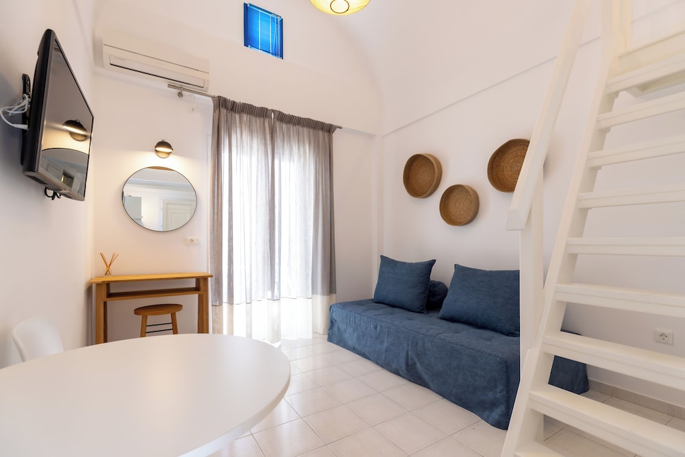 Louis Studios Hotel