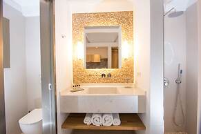 Louis Studios Hotel