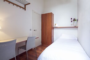 Inside Barcelona Apartments Mercat