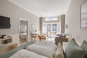 Ruths Hotel