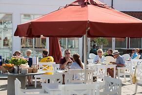 Ruths Hotel