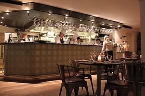 Ruths Hotel