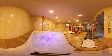 Hotel Varuna