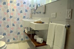 Ian Hotel