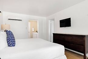 Pelican Beach Hotel