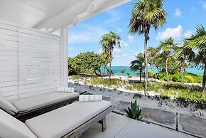 Pelican Beach Hotel