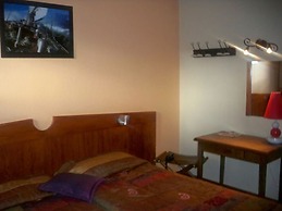 Ad Cyber Hotel