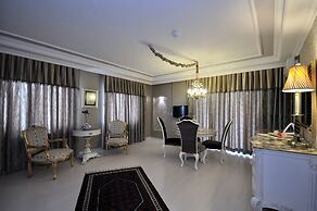 Grand Atakum Hotel