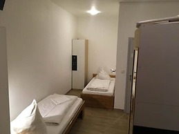 Gaestehaus Kaiserpassage - Hostel
