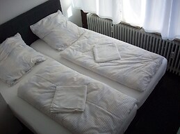 Gaestehaus Kaiserpassage - Hostel