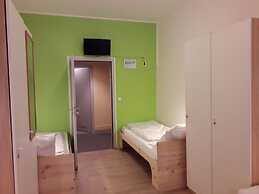 Gaestehaus Kaiserpassage - Hostel