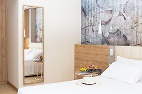 Canado Family Hotel