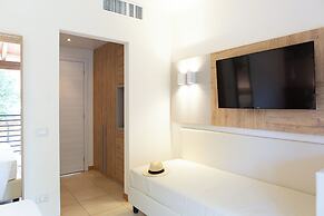 Canado Family Hotel