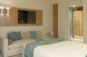 Canado Family Hotel