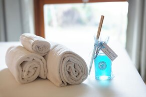 Canado Family Hotel