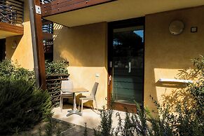 Canado Family Hotel