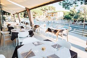 Canado Family Hotel