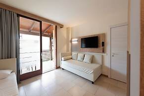 Canado Family Hotel