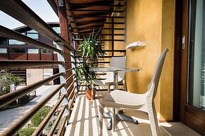 Canado Family Hotel