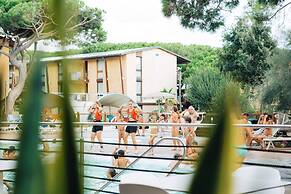 Canado Family Hotel