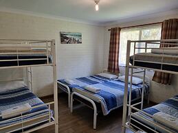 Emu Beach Chalets