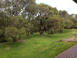 Emu Beach Chalets