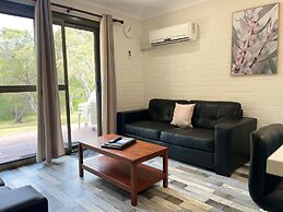 Emu Beach Chalets