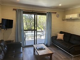 Emu Beach Chalets